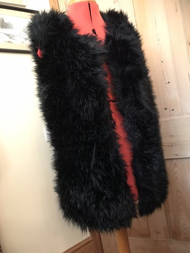 Black faux fox gilet fur - faux,